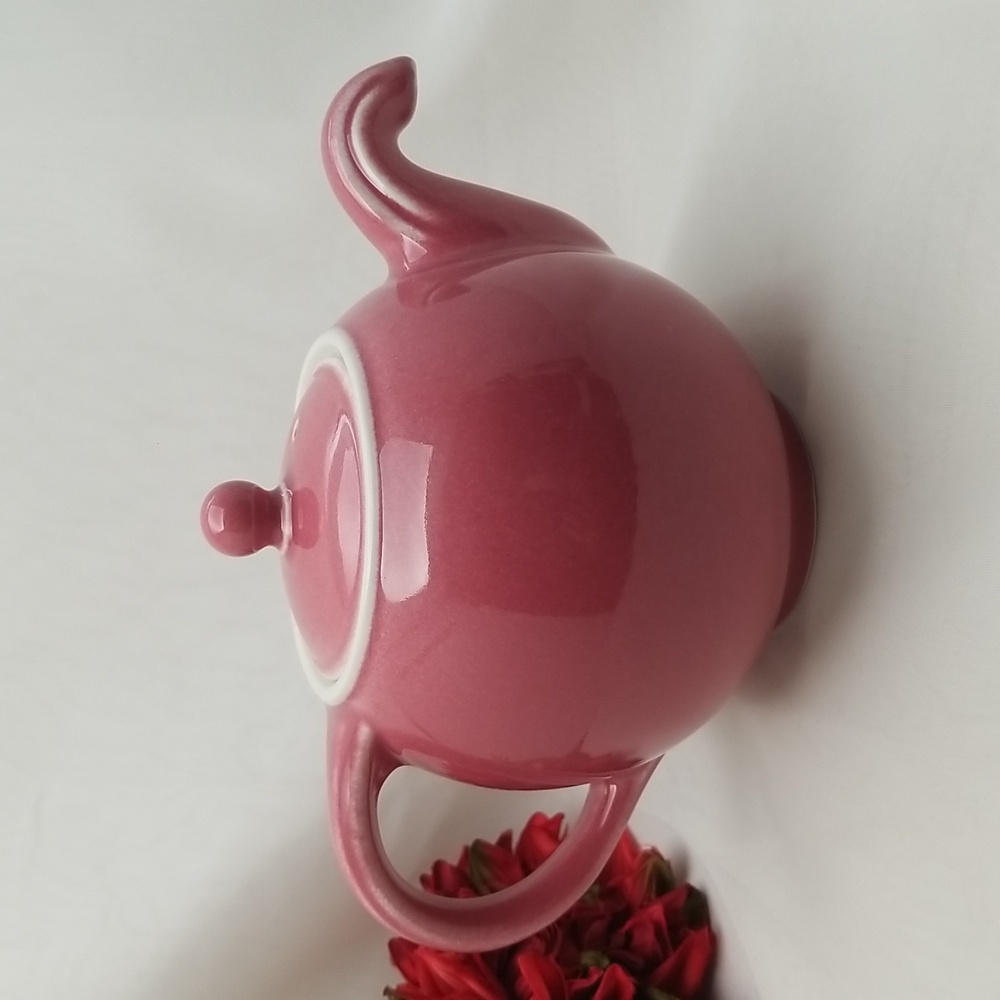 Hall Globe No-Drip Rose Teapot
